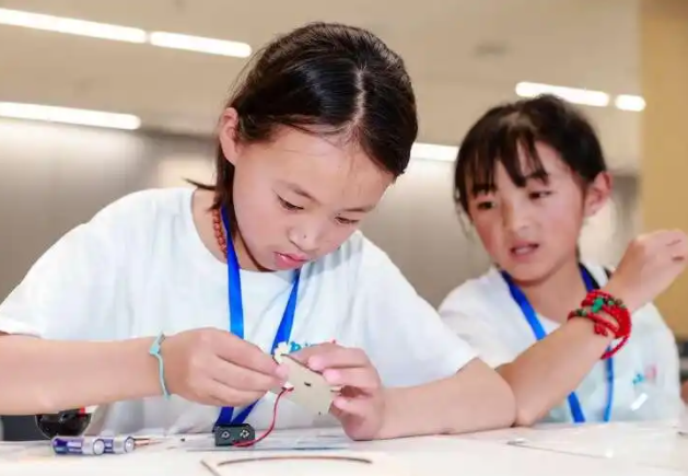 教育长跑令营研学为桥让少年的梦想从高原走向广阔天地